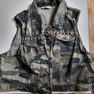 Woman's camouflage + studded vest
